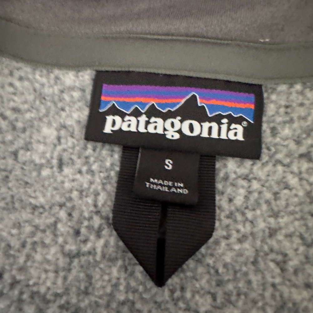 Patagonia Gray Men's Sweater PRISTINE condition size small - Picture 3 of 6